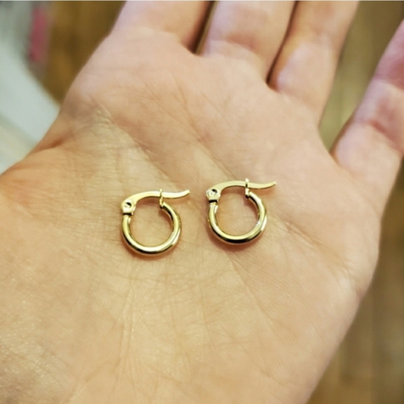 NWOT Tiny Gold 10mm Mini Hoop Earrings - Picture 3 of 7